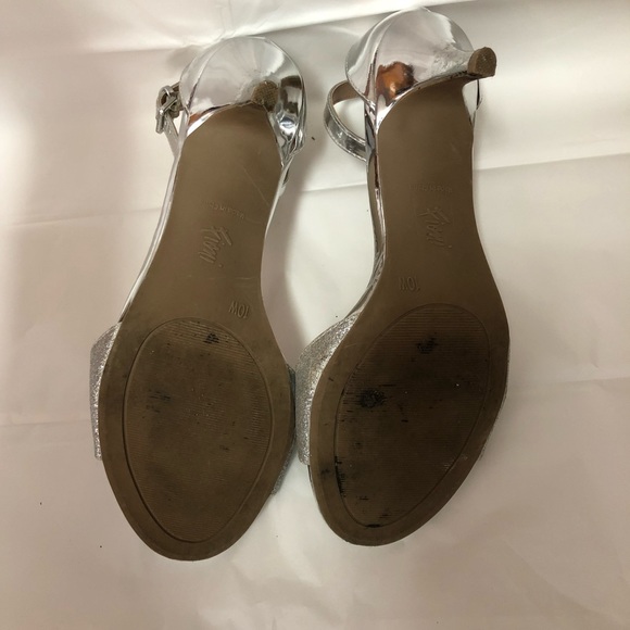 Silver Shiny and Glittery Short Heel - Picture 3 of 3